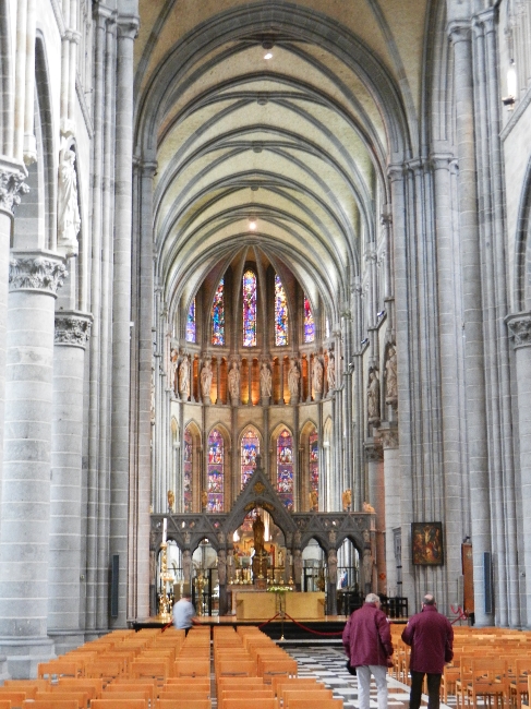 Images/0028a Inside Ypres Cathedral.jpg